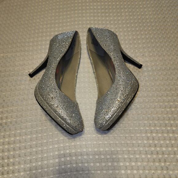 SILVER SLIPPER EUC WOMEN'S SIZE 8W MIRAGE BLING FASHION PUMP HEELS - Picture 7 of 9